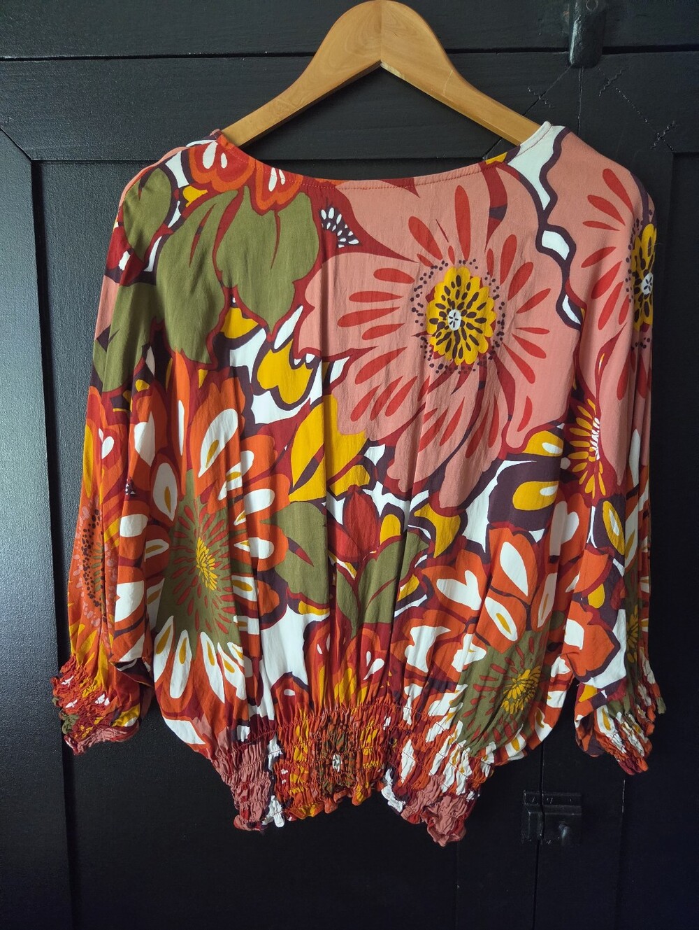 Women's Coco Bianco Floral Smocked Blouse ~ Size Medium - Picture 5 of 6